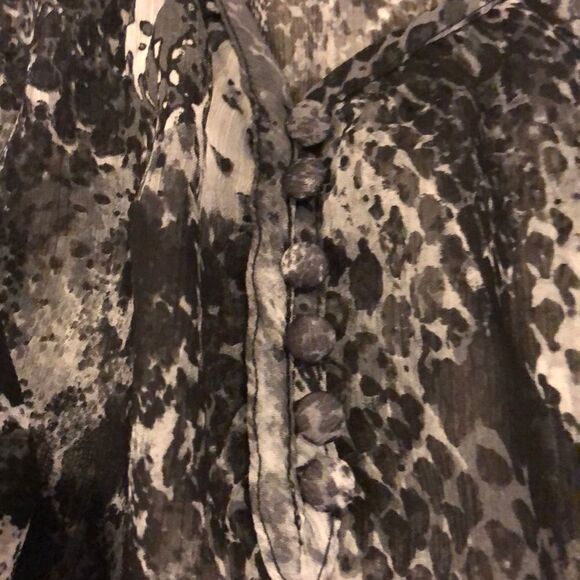 Express Snakeskin Sheer Short-sleeve Blouse - Picture 2 of 6